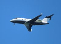 N203 @ SFO - Challenger 604