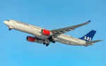 LN-RKU @ ESSA - departing Arlanda via RW26 - by Friedrich Becker