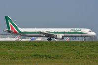 EI-IXV @ LFPG - Alitalia A321 - by FerryPNL