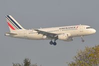 F-GRXB @ LFPO - Air France A319 landing - by FerryPNL