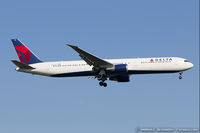 N832MH @ KJFK - Boeing 767-432/ER - Delta Air Lines  C/N 29704, N832MH - by Dariusz Jezewski www.FotoDj.com