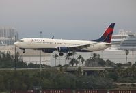 N815DN @ KFLL - Delta 737-932