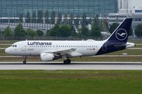 D-AILW @ EDDM - Lufthansa A319 landing - by FerryPNL