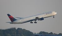 N830MH @ KATL - Delta 767-400 - by Florida Metal