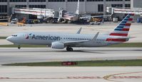 N831NN @ KMIA - American 737-823 - by Florida Metal