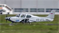 S5-DTL @ EDDR - Cirrus SR22T - by Jerzy Maciaszek