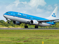 PH-BXV @ EGCC - KLM B738 departing runway 23L EGCC - by ianlane1960