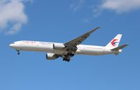 B-7883 @ KORD - Boeing 777-39ER