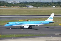 PH-EZM @ EDDL - Embraer ERJ-190STD 190-100 - WA KLC KLM Cityhopper - 19000338 - PH-EZM - 18.07.2017 - DUS - by Ralf Winter