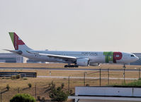 CS-TUF @ LPPT - Taxi to the gate on Lisbon Airport - by Willem Göebel