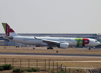 CS-TUC @ LPPT - Taxi to the gate on Lisbon Airport - by Willem Göebel