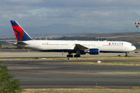 N837MH @ LEMD - Delta Boeing 767-400 - by Thomas Ramgraber