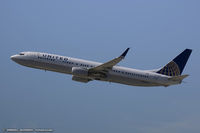 N69824 @ KEWR - Boeing 737-924/ER - United Airlines  C/N 42179, N69824 - by Dariusz Jezewski www.FotoDj.com