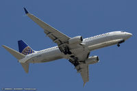 N77296 @ KEWR - Boeing 737-824 - United Airlines  C/N 34002, N77296 - by Dariusz Jezewski www.FotoDj.com