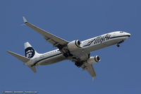 N464AS @ KEWR - Boeing 737-990/ER - Alaska Airlines  C/N 40714, N464AS - by Dariusz Jezewski www.FotoDj.com