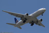 N772UA @ KEWR - Boeing 777-222 - United Airlines  C/N 26930, N772UA - by Dariusz Jezewski www.FotoDj.com