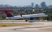 N819DX @ KFLL - Delta