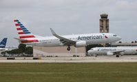 N878NN @ KFLL - American Eagle