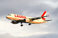 OE-LOS @ LOWW - Laudamotion Airbus A320 - by Thomas Ramgraber