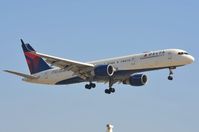 N686DA @ KSNA - Arrival of Delta B752 - by FerryPNL