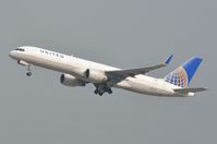N546UA @ KLAX - United B752 taking-off - by FerryPNL
