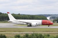 LN-LNF @ ESSA - RWY 19R - by wijken