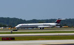 N905DE @ KATL - Landing Atlanta - by Ronald Barker
