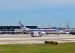 N979AN @ KORD - Taxi O'Hare - by Ronald Barker