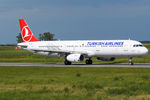 TC-JRT @ VIE - Turkish Airlines - by Chris Jilli