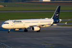 D-AISQ @ VIE - Lufthansa - by Chris Jilli