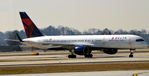 N6706Q @ KATL - Taxi Atlanta - by Ronald Barker