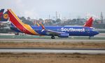 N8555Z @ KLAX - WN 737-800 - by Florida Metal