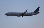 N65832 @ KLAX - United 737-924