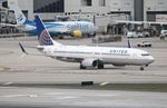 N72405 @ KMIA - United 737-924 - by Florida Metal
