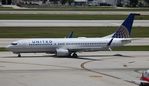 N76523 @ KFLL - United 737-824 - by Florida Metal