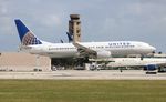 N77261 @ KFLL - United 737-824 - by Florida Metal