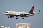 N900PC @ KFLL - FLL spotting 2014 - by Florida Metal