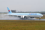 HL7204 @ LOWW - Korean Air Boeing 777-300(ER) - by Thomas Ramgraber