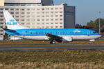 PH-BTH @ LFPG - at cdg - by Ronald