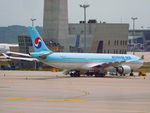 HL7586 @ RKSI - At Incheon - by Micha Lueck