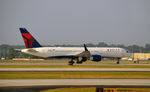 N689DL @ KATL - Taxi to gate Atlanta - by Ronald Barker