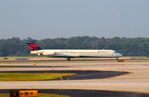 N940DL @ KATL - Landing Atlanta - by Ronald Barker