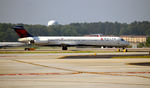 N945DL @ KATL - Landing Atlanta - by Ronald Barker