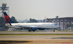 N3757D @ KATL - Landing Atlanta - by Ronald Barker