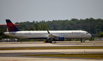 N302DN @ KATL - Taxi Atlanta - by Ronald Barker