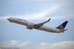N62894 @ KEWR - Boeing 737-924/ER - United Airlines  C/N 42198, N62894 - by Dariusz Jezewski www.FotoDj.com