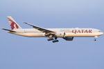 A7-BAU @ LOWW - Qatar Airways Boeing 777-300ER - by Thomas Ramgraber