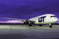 SP-LRD @ EPWA - Boeing 787-8 odpoczywa na p?ycie PPS12 - by Jarosław Kusak