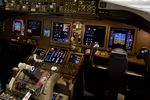 N2352U @ KSFO - Flightdeck SFO 2022. - by Clayton Eddy