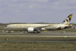 A6-BLF @ LOWW - Etihad Boeing 787 - by Andreas Ranner